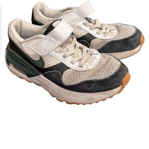 Nike White , green and Black Sneakers Size 3 Y Great condition DQ 0285-125